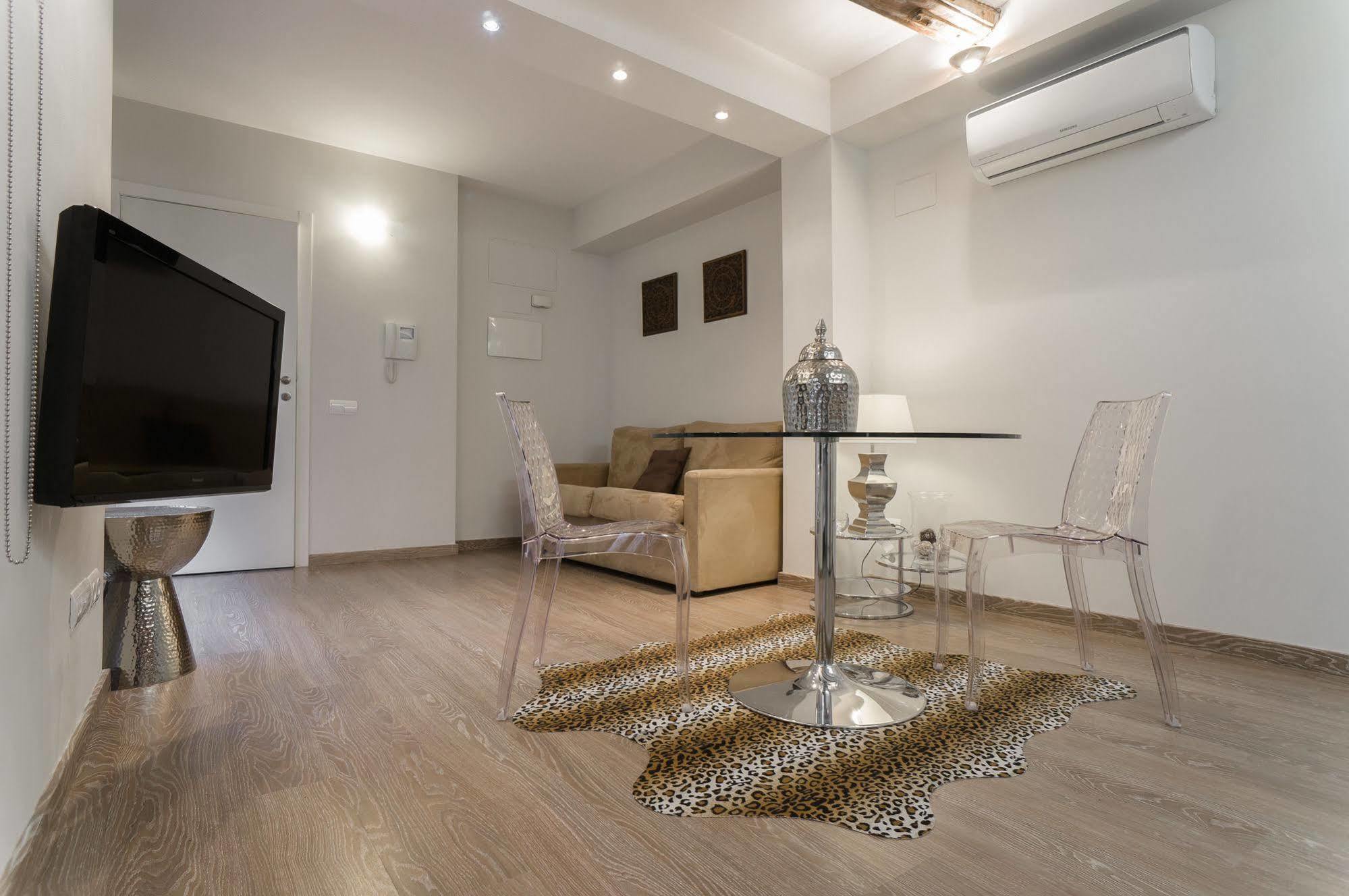 Kirei Apartment Sombrereria Valencia Buitenkant foto